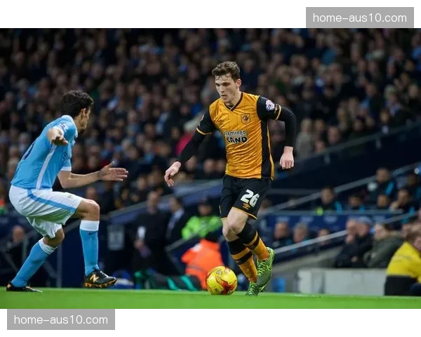 巴黎边路进攻冗余问题：前锋内收导致的宽度依赖症